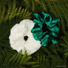 Load image into Gallery viewer, Elf x Kitsch Scrunchies 2pc White & Green
