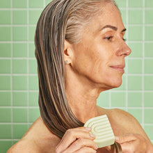 Load image into Gallery viewer, Kitsch Tree Tree & Mint Anti Dandruff Clarifying Conditioner Bar
