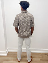 Load image into Gallery viewer, Southern Shirt Co. Men's Feathered Pursuit Printed Polo