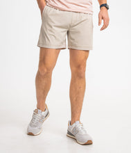Load image into Gallery viewer, Southern Shirt Co. Men's Everyday Hybrid Shorts Pelican