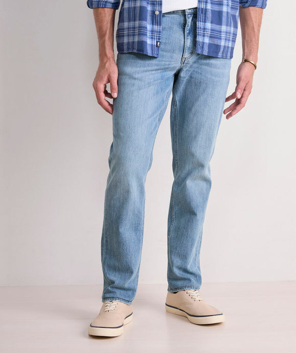 Vineyard Vines Slim Straight Denim in Vineyard Wash