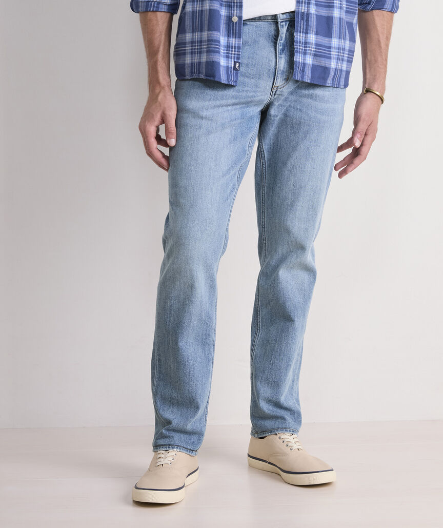 Vineyard Vines Slim Straight Denim in Vineyard Wash