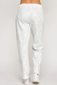 Getting My Story Straight Fleece Sweatpants in White Camo