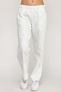 Getting My Story Straight Fleece Sweatpants in White Camo