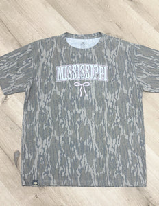 Pink Mississippi Graphic SS Tee in Bottomland Camo