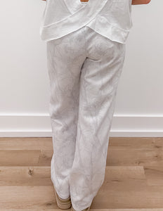 Getting My Story Straight Fleece Sweatpants in White Camo