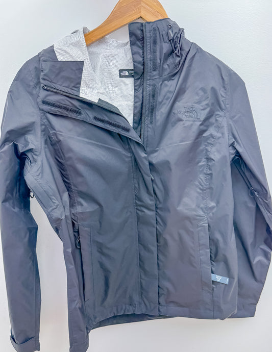 North Face Women's Venture 2 Rain Jacket in TNF Black