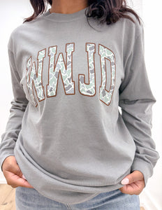 Addyson Nicole Company WWJD Camo Print LS Tee in Grey