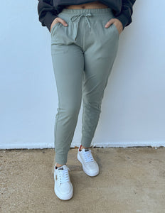 Dream On Fleece Inside Drawstring Jogger in Chinois Green