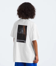 Load image into Gallery viewer, North Face Boys&#39; Graphic SS Tee TNF White