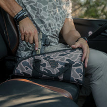 Load image into Gallery viewer, Burlebo Pistol Case in Gauge Camo