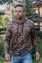 Load image into Gallery viewer, Burlebo Men&#39;s Gauge Camo Performance Hoodie