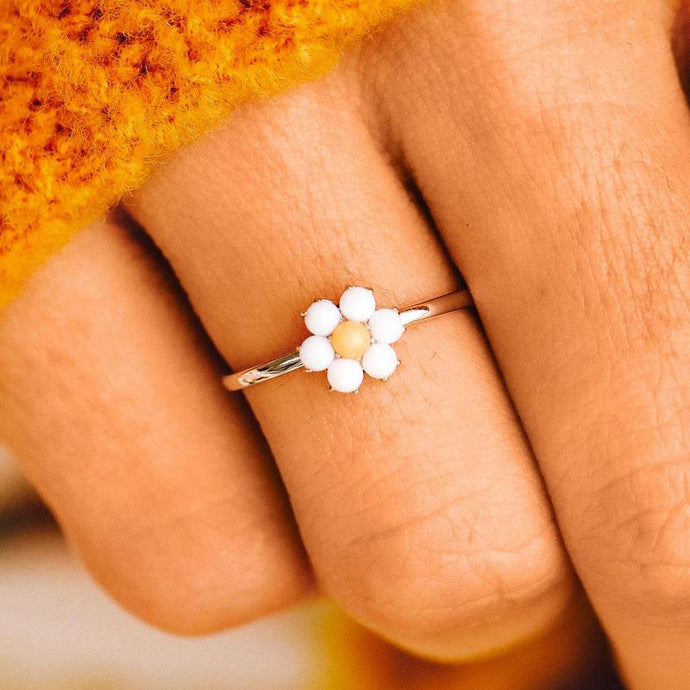 Puravida Gemstone Daisy Ring